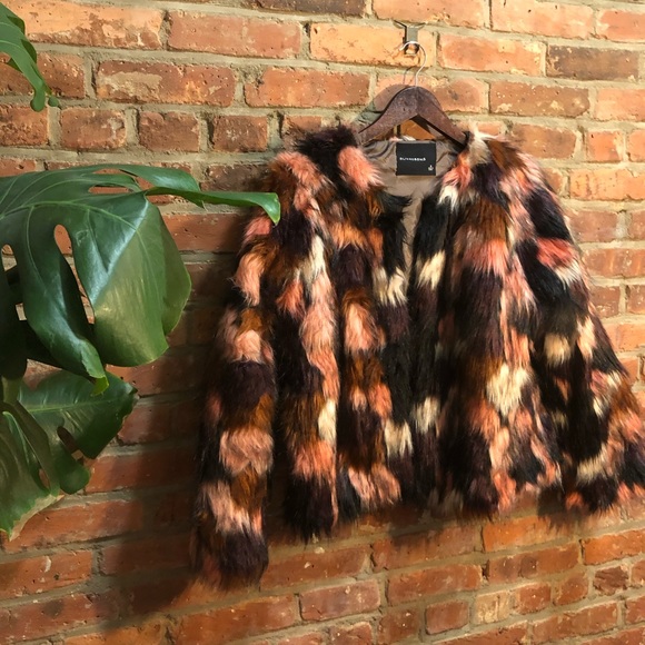 Faux Fur Coat ❄️ - Picture 2 of 4